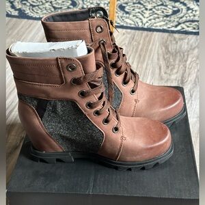 NWT Sorel Joan of Arctic Wedge III Boots Lexie in Brown Size 8.5 Winter Fall